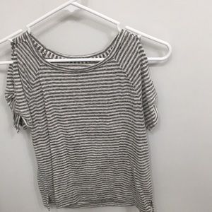 Abercrombie & Fitch Cutout shoulder T-shirt!